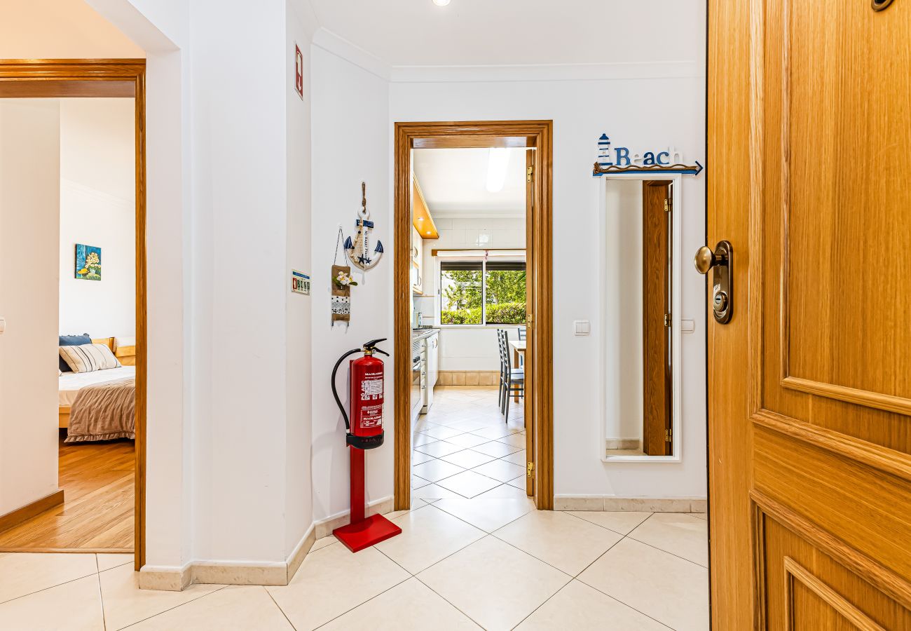 Apartamento em Portimão - Joia da Rocha: Pool | Parking | Location