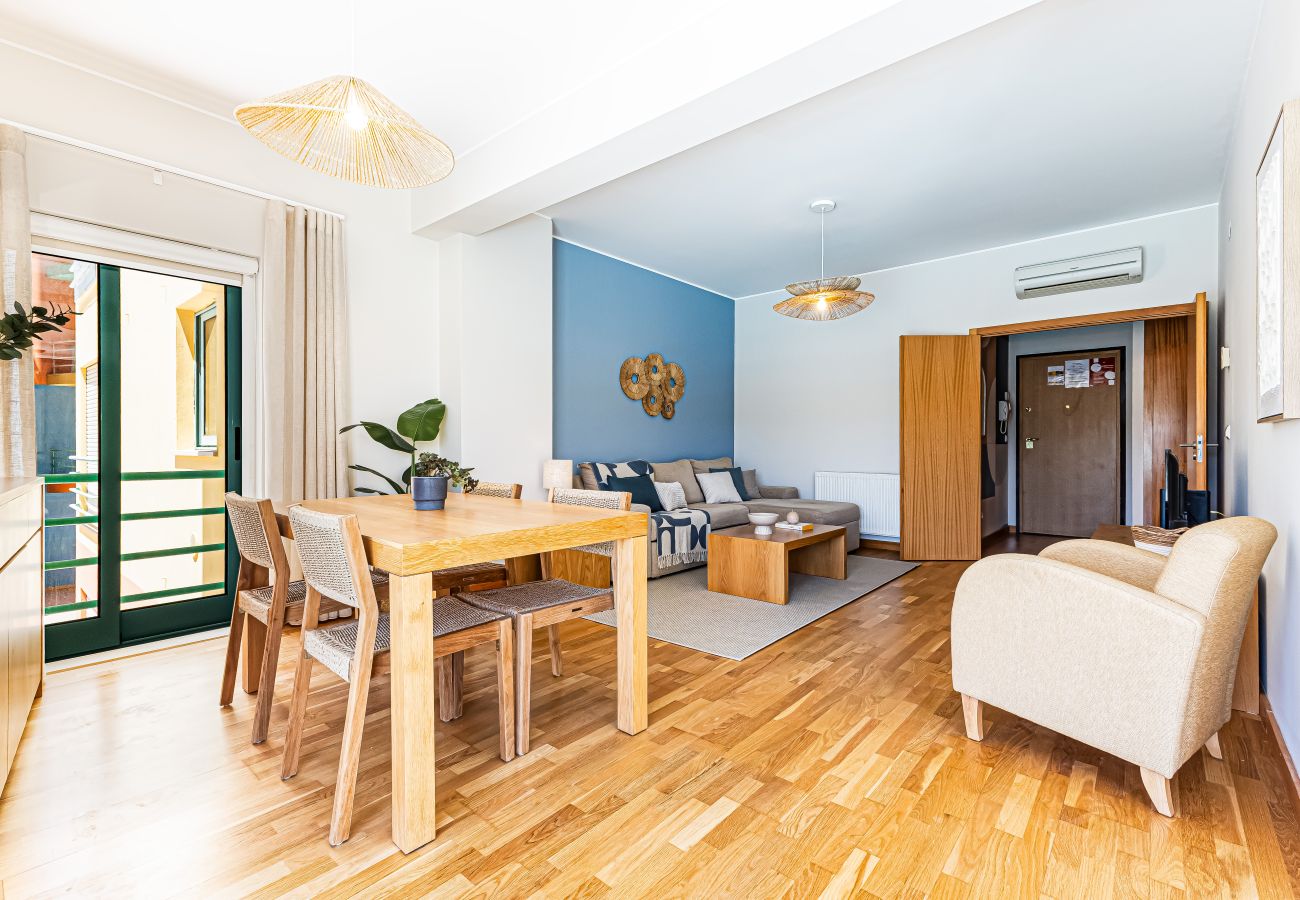 Apartamento em Albufeira - Albufeira Retreat: Fully Equipped | Fast Wi-Fi | Ideal for Longstays