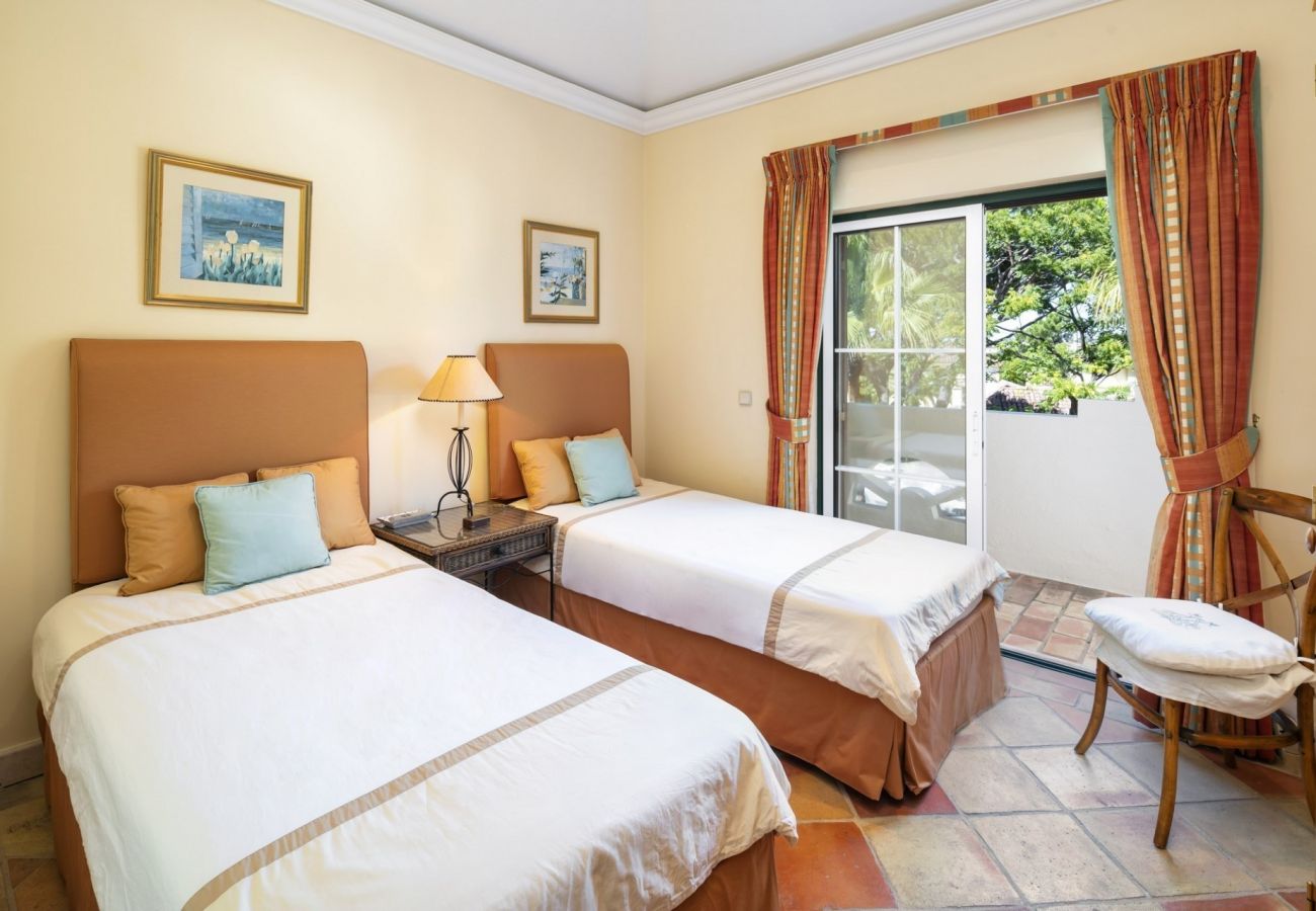 Casa geminada em Quinta do Lago - Casa Altos