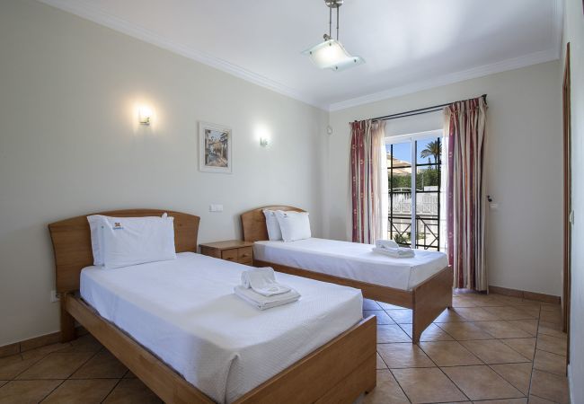 Villa em Albufeira - Villa Tulipa Villa em Albufeira - Villa Tulipa