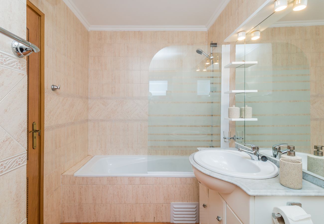 Apartamento em Lagos - Sea View: Meia Praia | Summer Vibes Prime Location