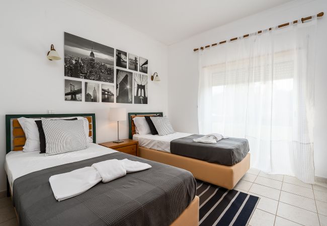 Apartamento em Lagos - Meia Praia Beach: GOLF| Perfect for Families | Ent Apartamento em Lagos - Meia Praia Beach: GOLF| Perfect for Families | Ent