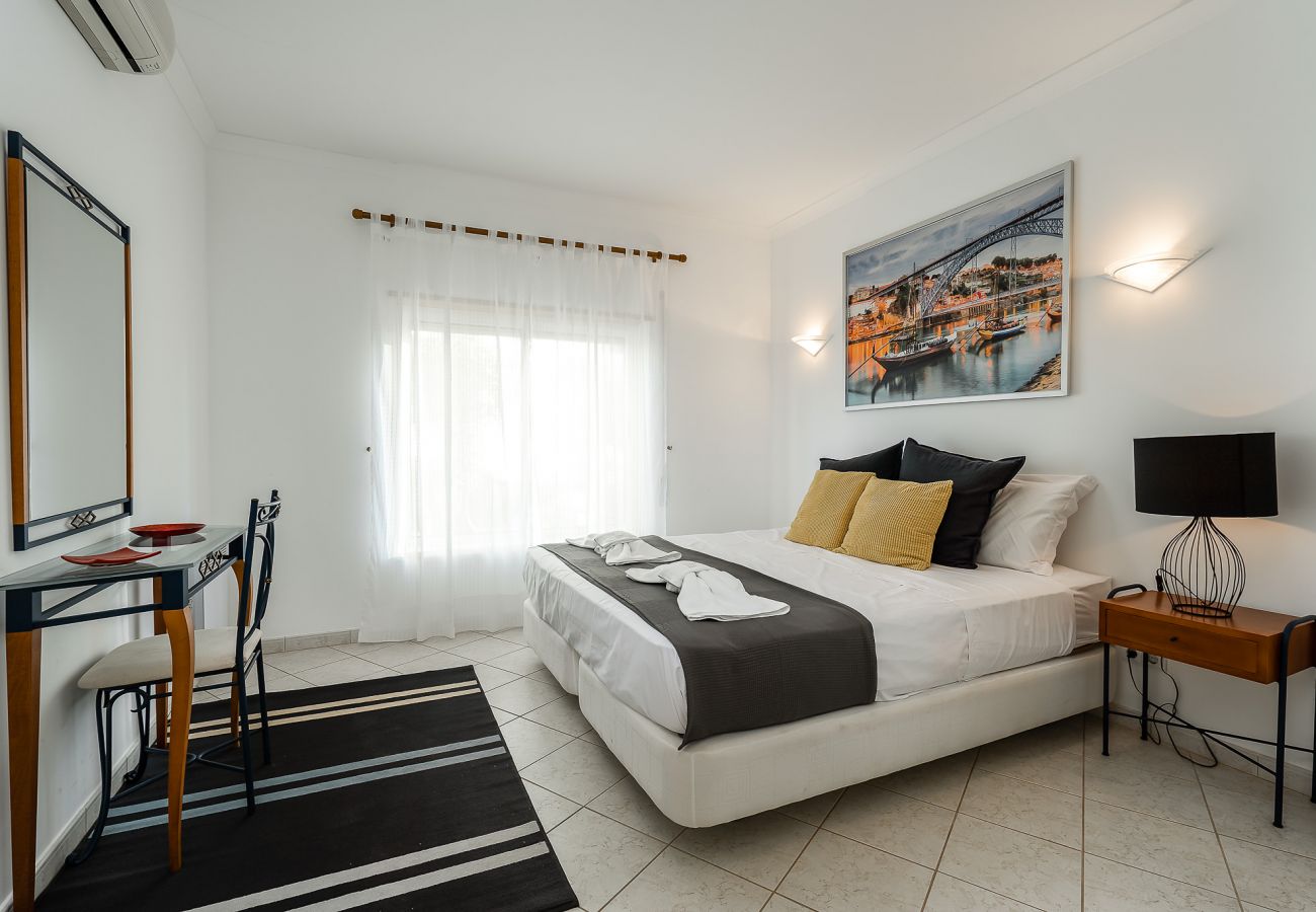 Apartamento em Lagos - Meia Praia Beach: GOLF| Perfect for Families | Entire Apt