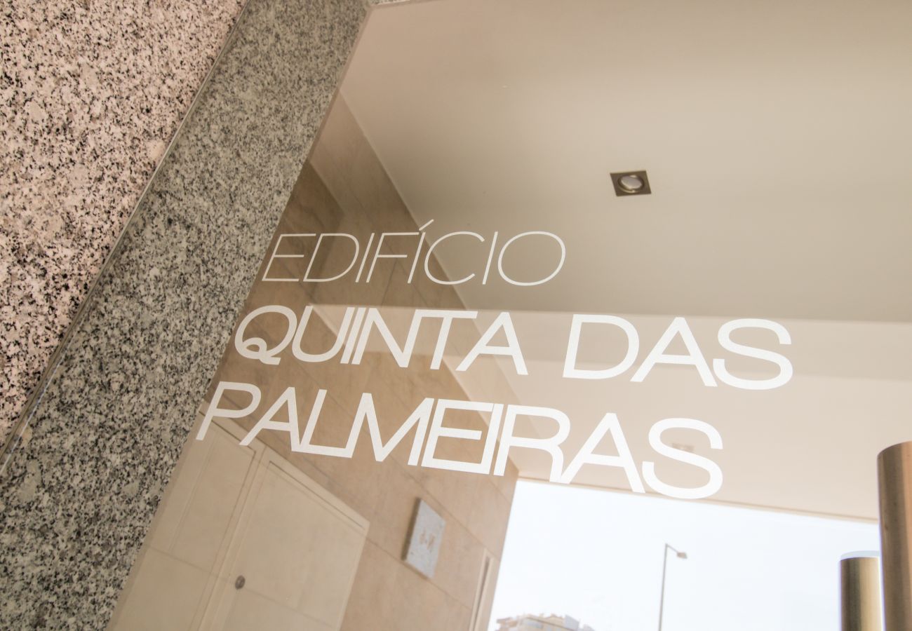 Apartamento em Lagos - Prime Location | Fully A/C | Town Centre | Pool | Garage