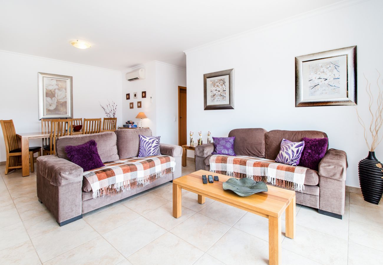 Apartamento em Lagos - Prime Location | Fully A/C | Town Centre | Pool | Garage