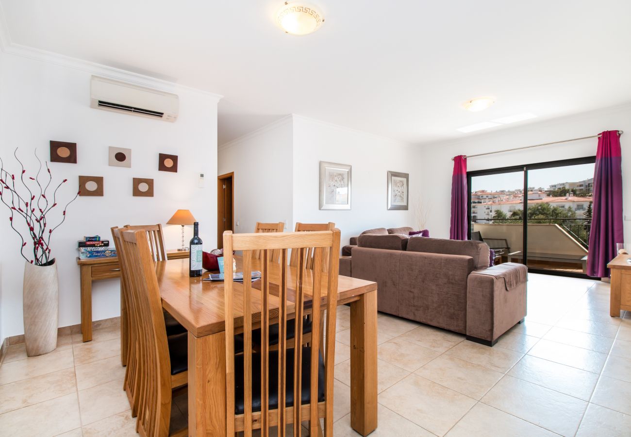 Apartamento em Lagos - Prime Location | Fully A/C | Town Centre | Pool | Garage