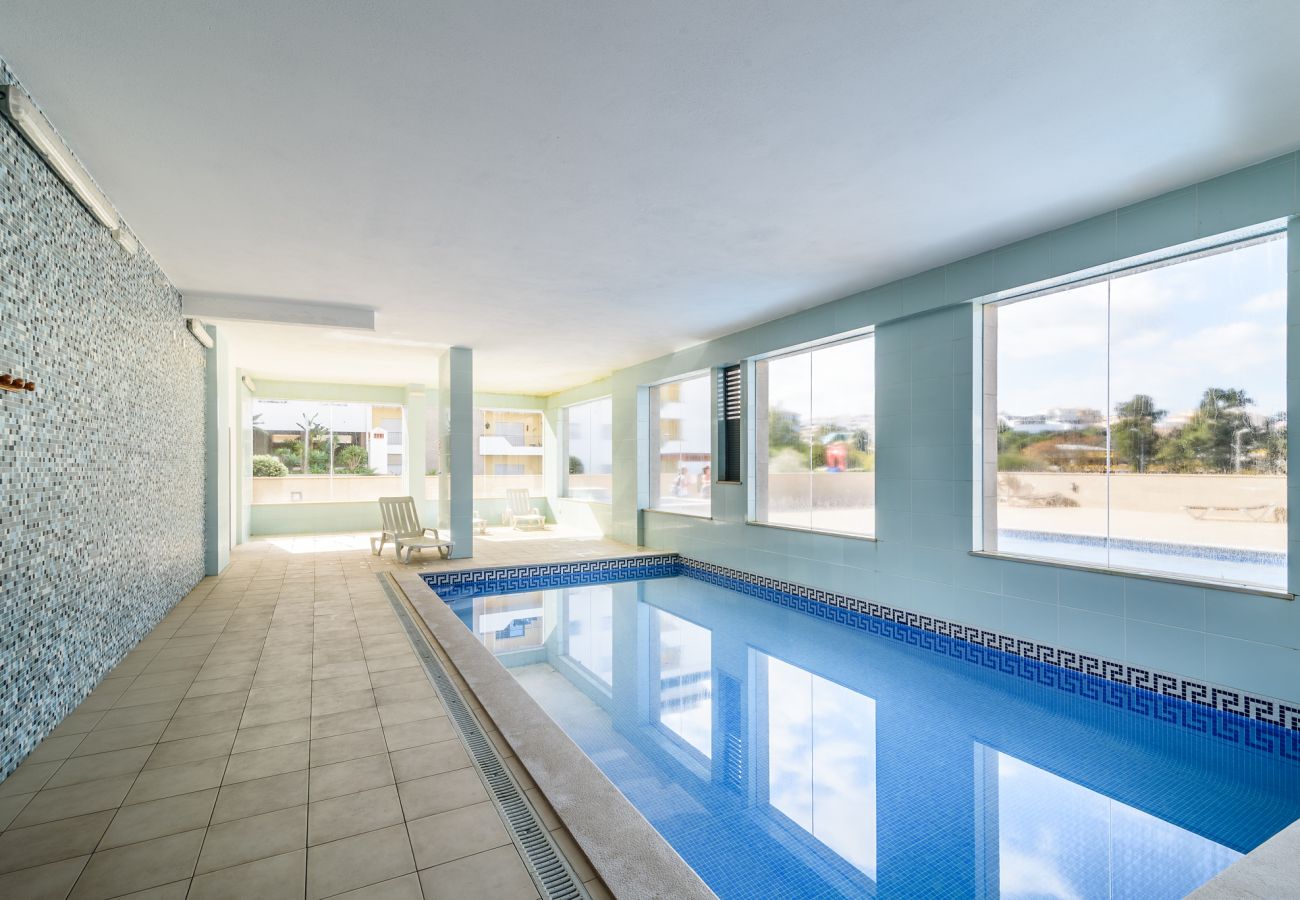 Apartamento em Lagos - Prime Location | Fully A/C | Town Centre | Pool | Garage