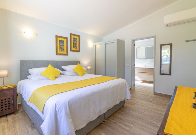 Villa em Lagos - Villa Dean: Private Pool | For Families | AC & WI- Villa em Lagos - Villa Dean: Private Pool | For Families | AC & WI-