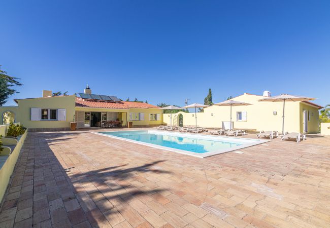 Villa em Lagos - Villa Dean: Private Pool | For Families | AC & WI- Villa em Lagos - Villa Dean: Private Pool | For Families | AC & WI-