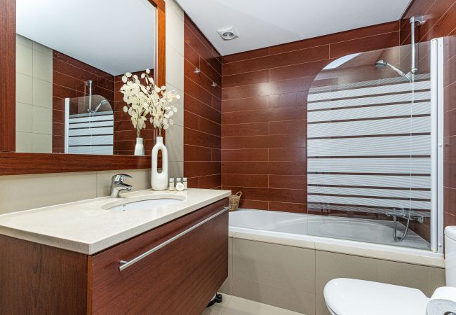 Apartamento em Lagos - Marina Village | Piscina | Garagem