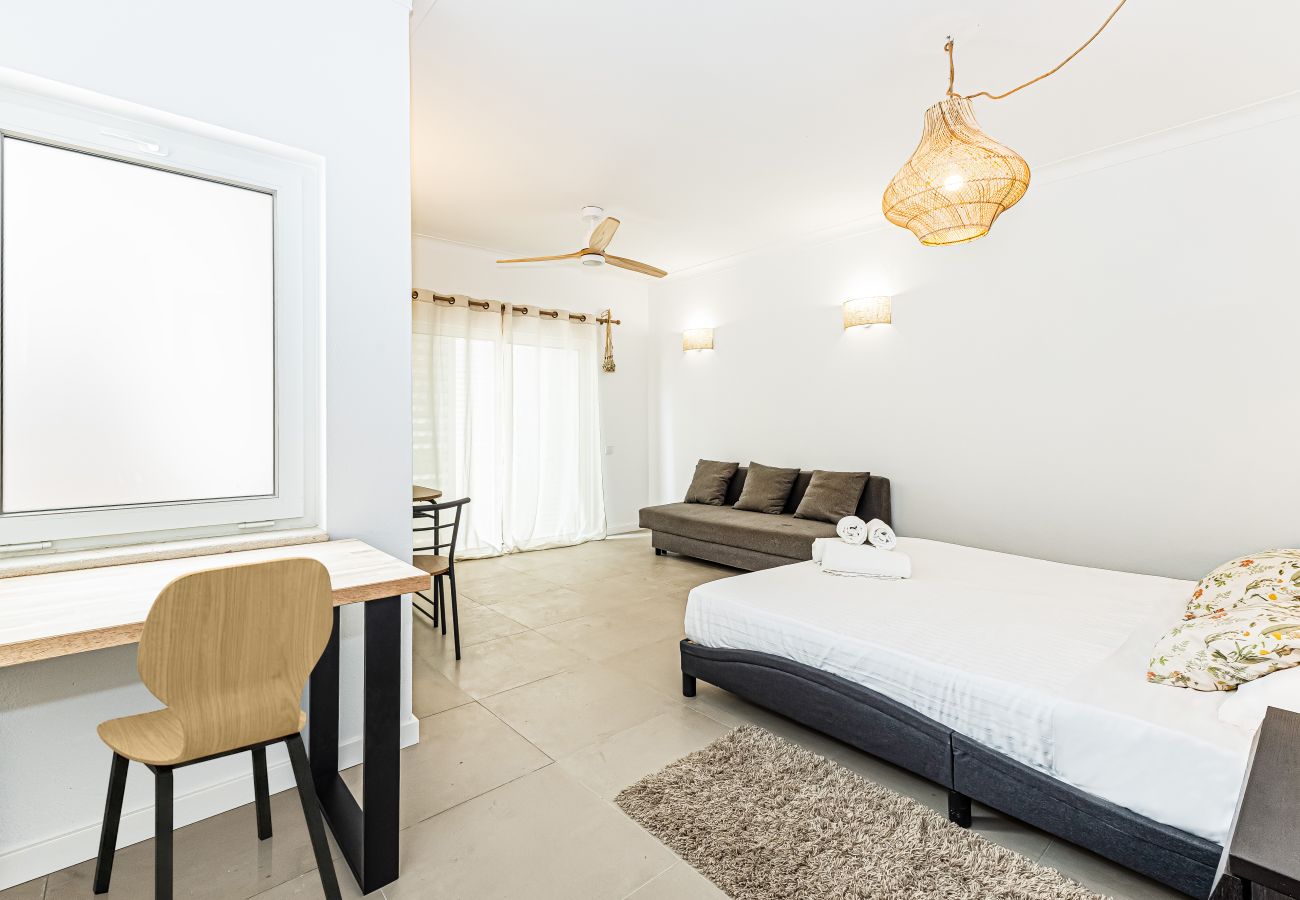 Villa em Lagos - Chilling In Lagos House | Pool | BBQ | Retreat