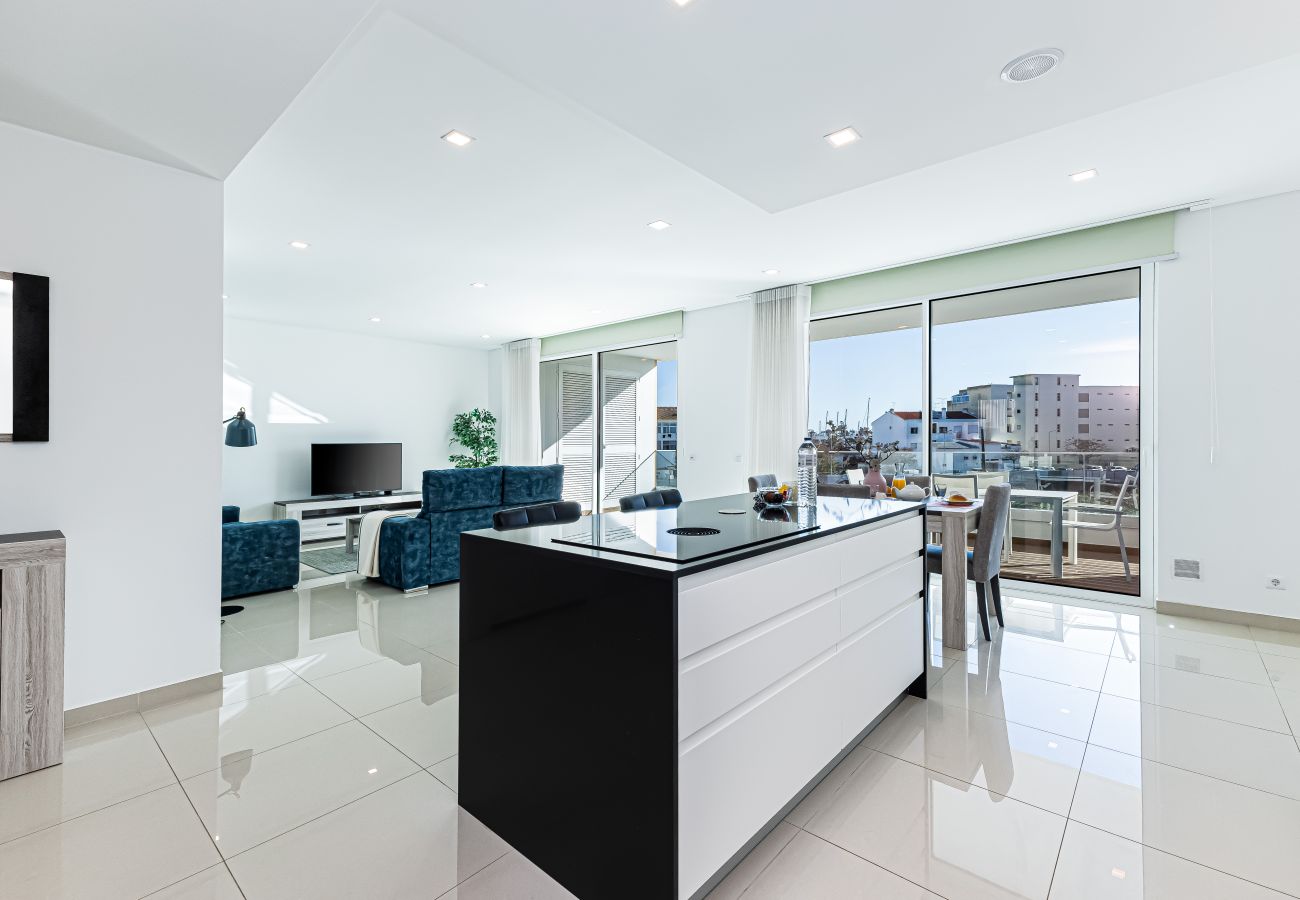 Apartamento em Lagos - Adega Deluxe |  Pool and Gym | Top Location