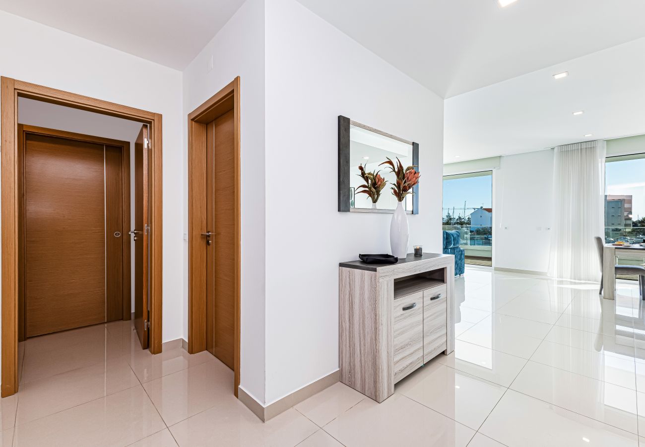 Apartamento em Lagos - Adega Deluxe |  Pool and Gym | Top Location