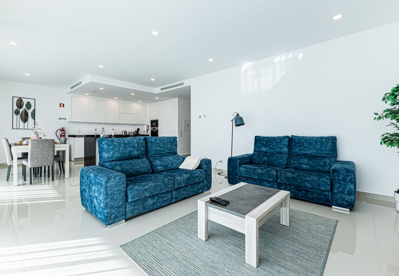 Apartamento em Lagos - Adega Deluxe |  Pool and Gym | Top Location
