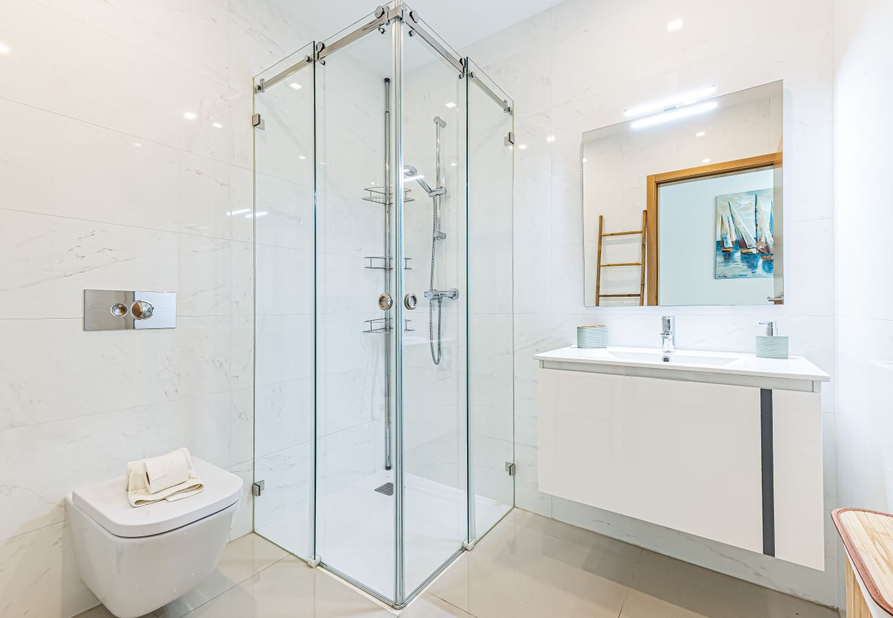 Apartamento em Lagos - Adega Deluxe |  Pool and Gym | Top Location