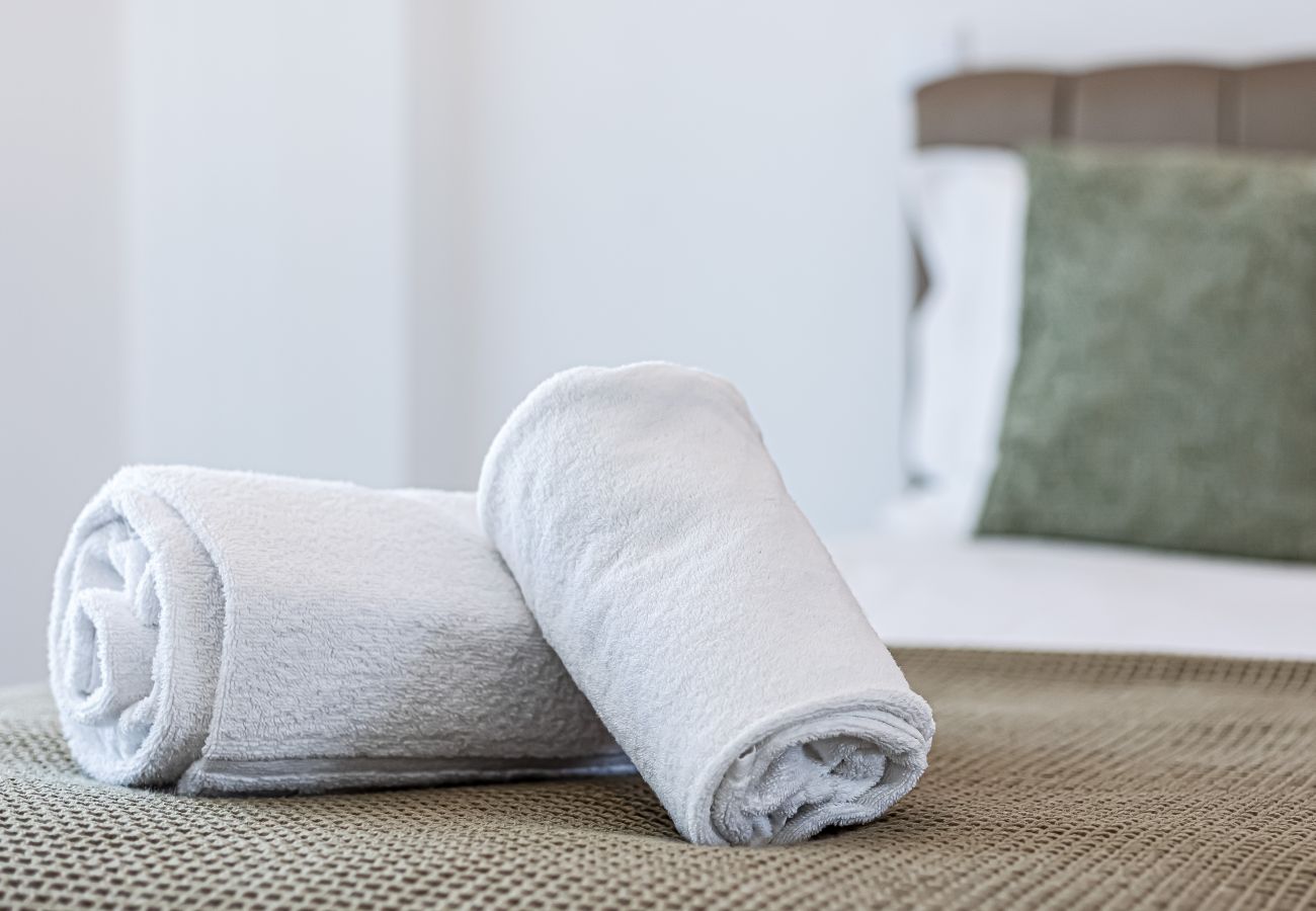 Apartamento em Lagos - Adega Deluxe |  Pool and Gym | Top Location