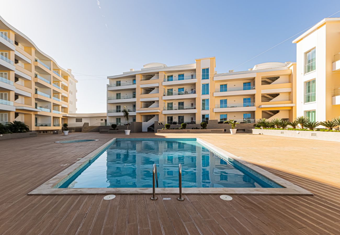 Apartamento em Lagos - Adega Deluxe |  Pool and Gym | Top Location