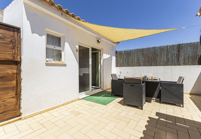 Estúdio em Lagos - Chilling Studio in Lagos Estúdio em Lagos - Chilling Studio in Lagos