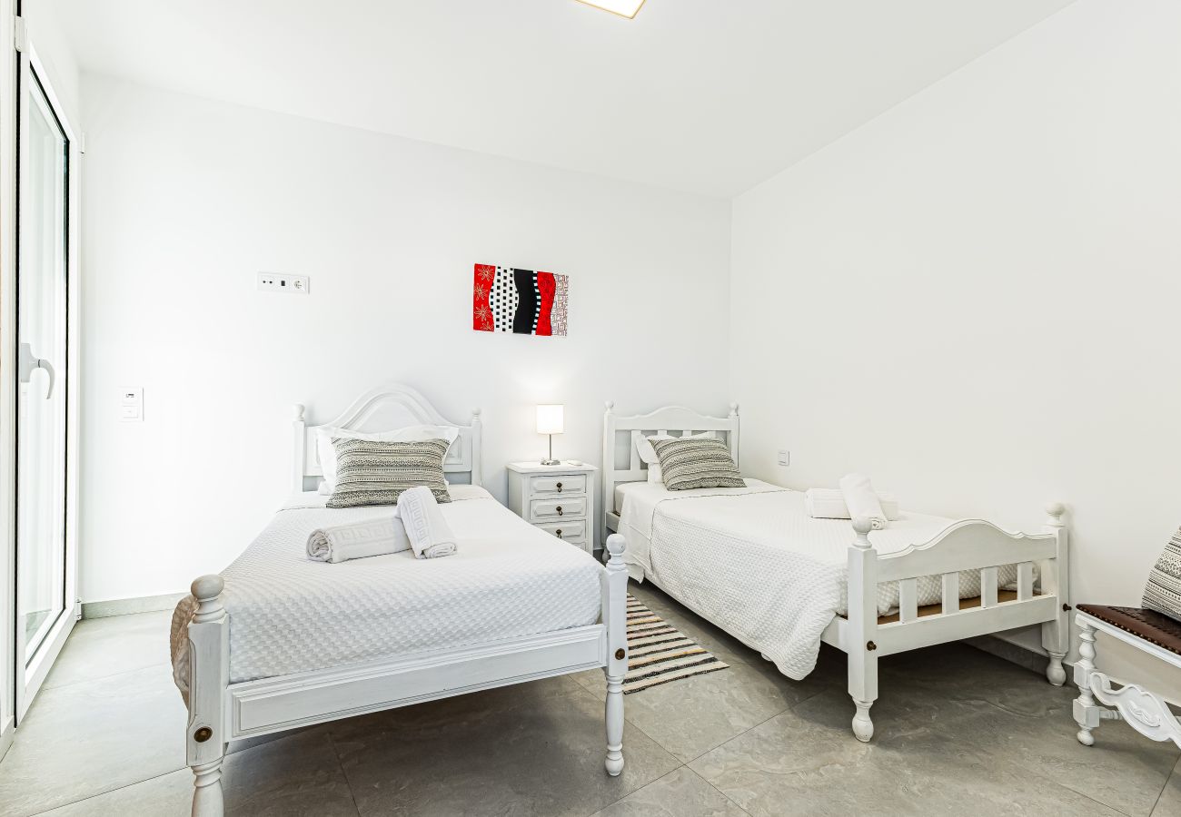 Casa em Armação de Pêra - Casa Colina II – Pool, BBQ & Family Retreat