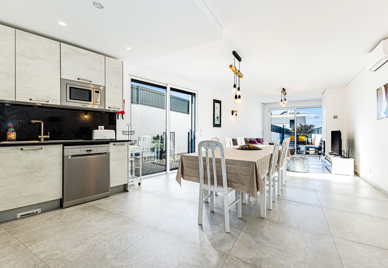 Casa em Armação de Pêra - Casa Colina II – Pool, BBQ & Family Retreat