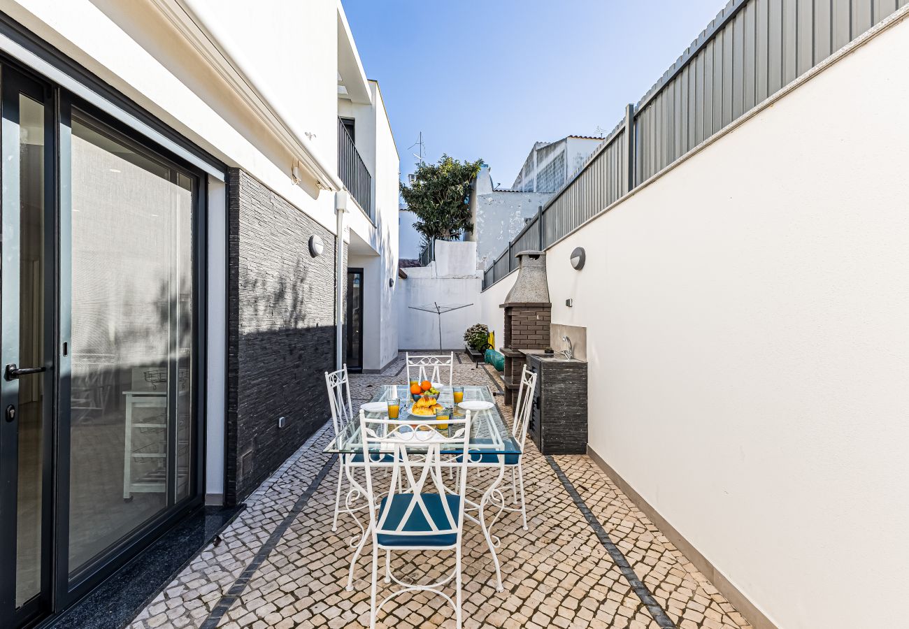 Casa em Armação de Pêra - Casa Colina II – Pool, BBQ & Family Retreat