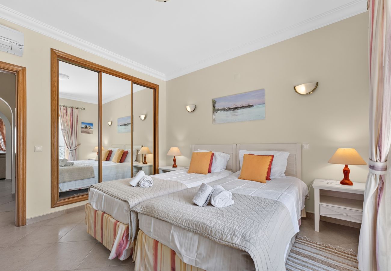 Apartamento em Lagos - Boavista Lakeview | Golf & Pool Retreat