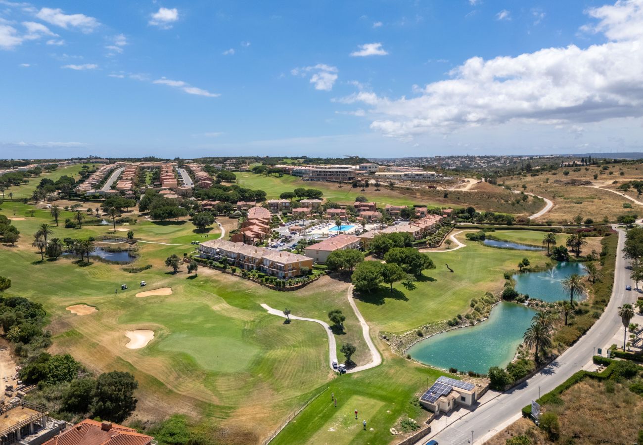 Apartamento em Lagos - Boavista Lakeview | Golf & Pool Retreat