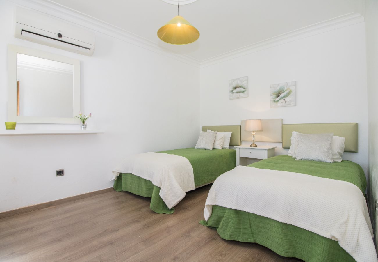 Villa in Galé - Villa Magali