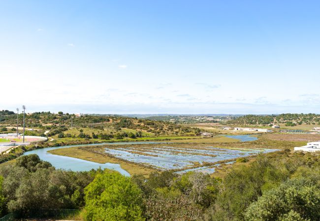 Apartment in Lagos - Marina Village: Pool |Garage | Prime Location | AC Apartment in Lagos - Marina Village: Pool |Garage | Prime Location | AC