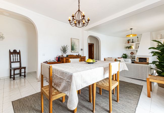 Villa in Porches - Casa do Vale | PET Friendly | Pool Lagoa Retreat Villa in Porches - Casa do Vale | PET Friendly | Pool Lagoa Retreat