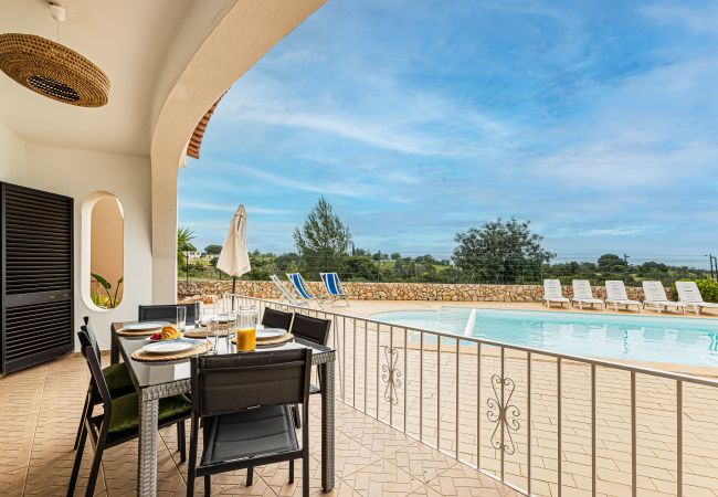 Villa in Porches - Casa do Vale | PET Friendly | Pool Lagoa Retreat Villa in Porches - Casa do Vale | PET Friendly | Pool Lagoa Retreat