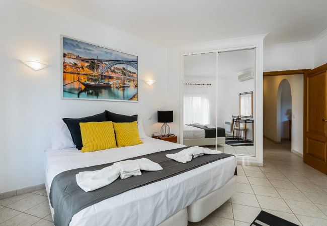 Apartment in Lagos - Meia Praia Beach: GOLF| Perfect for Families | Ent Apartment in Lagos - Meia Praia Beach: GOLF| Perfect for Families | Ent