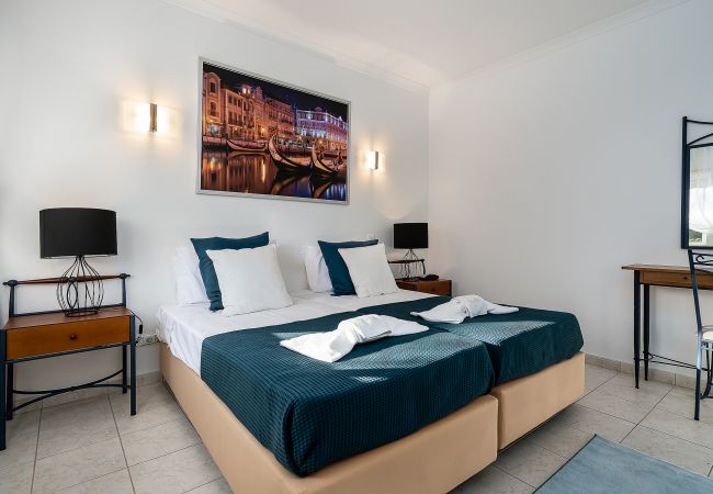 Apartment in Lagos - Meia Praia Beach: GOLF| Perfect for Families | Ent Apartment in Lagos - Meia Praia Beach: GOLF| Perfect for Families | Ent