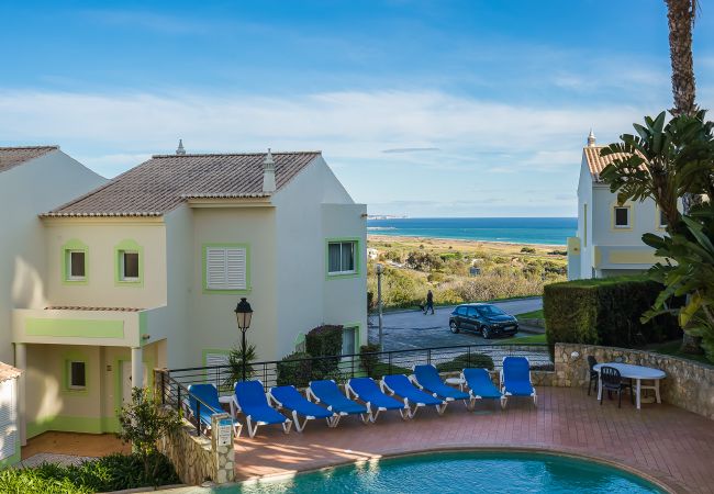 Apartment in Lagos - Meia Praia Beach: GOLF| Perfect for Families | Ent Apartment in Lagos - Meia Praia Beach: GOLF| Perfect for Families | Ent