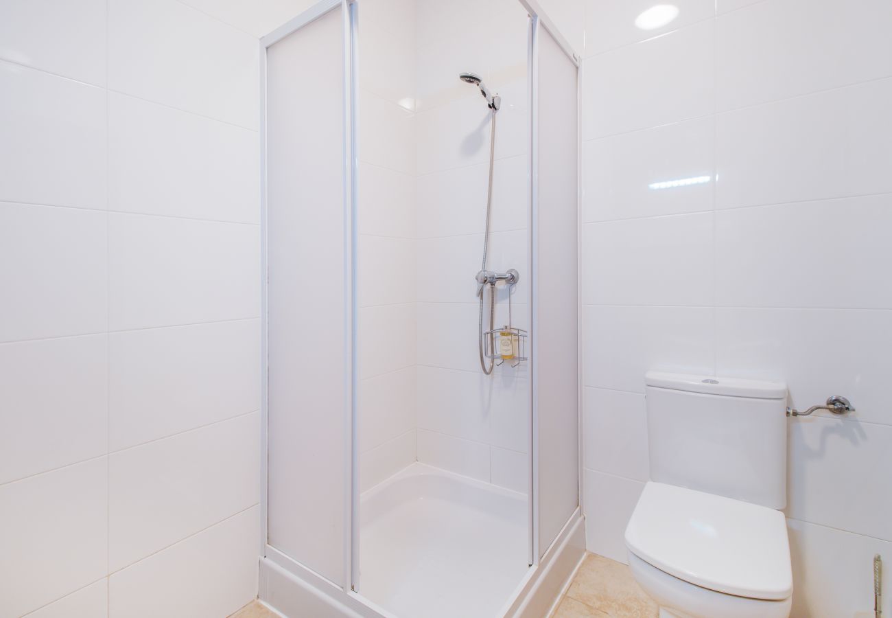 Apartment in Lagos - Prime Location | Fully A/C | Town Centre | Pool | Garage
