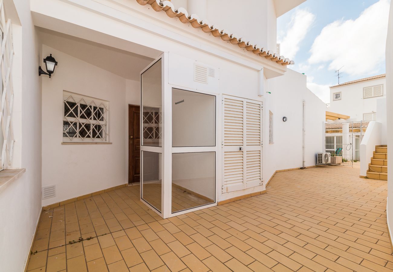 Rent by room in Lagos - New Dawn's Guesthouse - Burgau