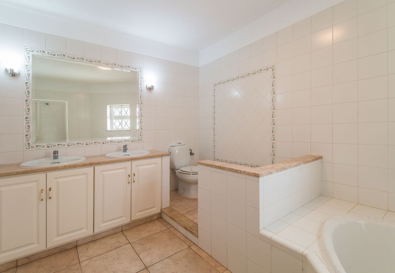 Rent by room in Lagos - New Dawn's Guesthouse - Dona Ana 