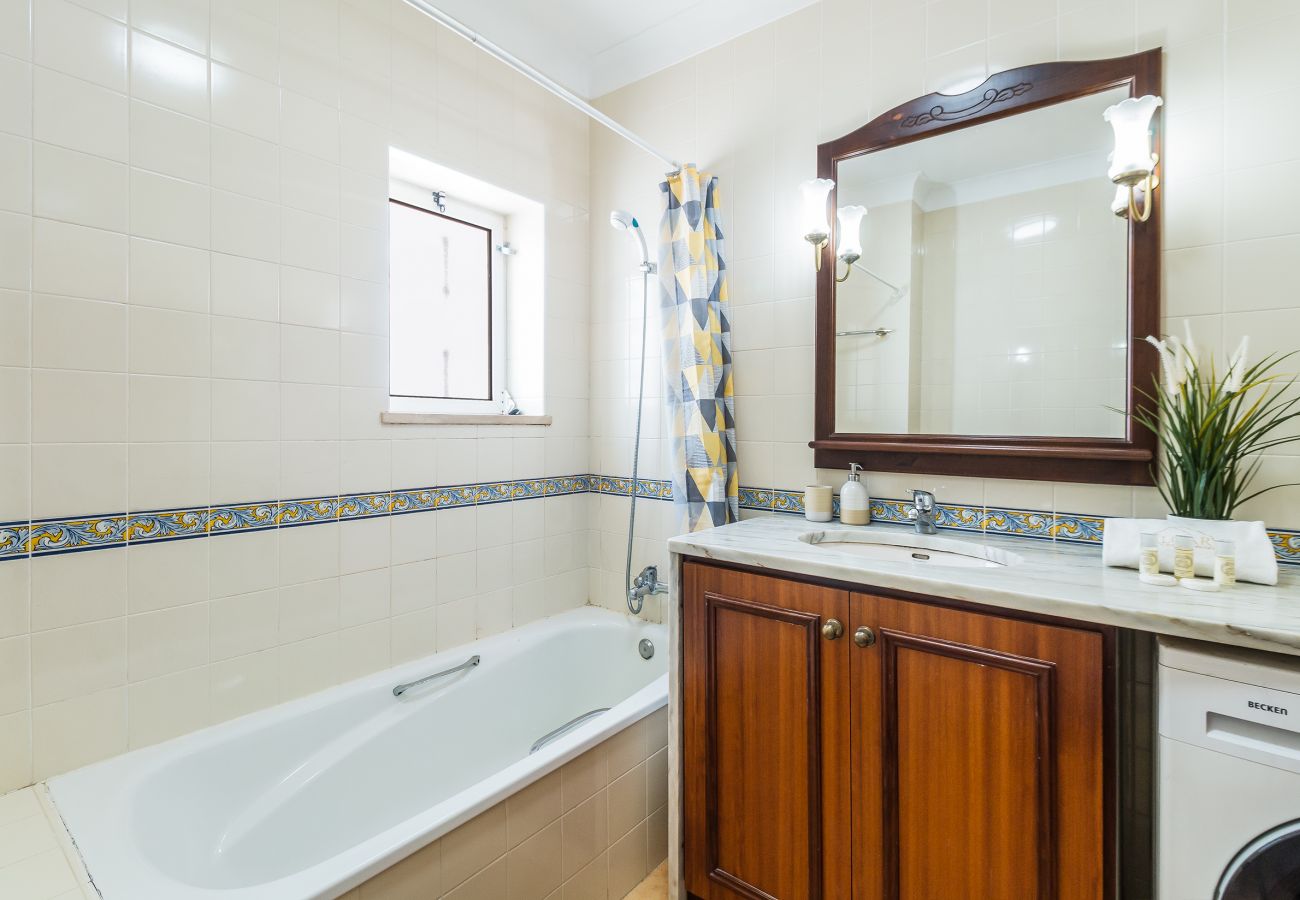 House in Lagos - Casa Londamba | Meia Praia Beach | Sea View 