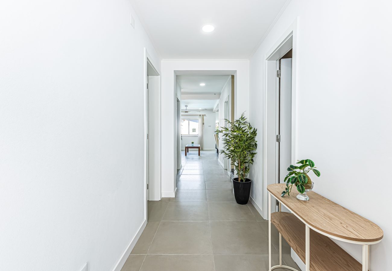 Villa in Lagos - Chilling In Lagos House | Pool | BBQ | Retreat