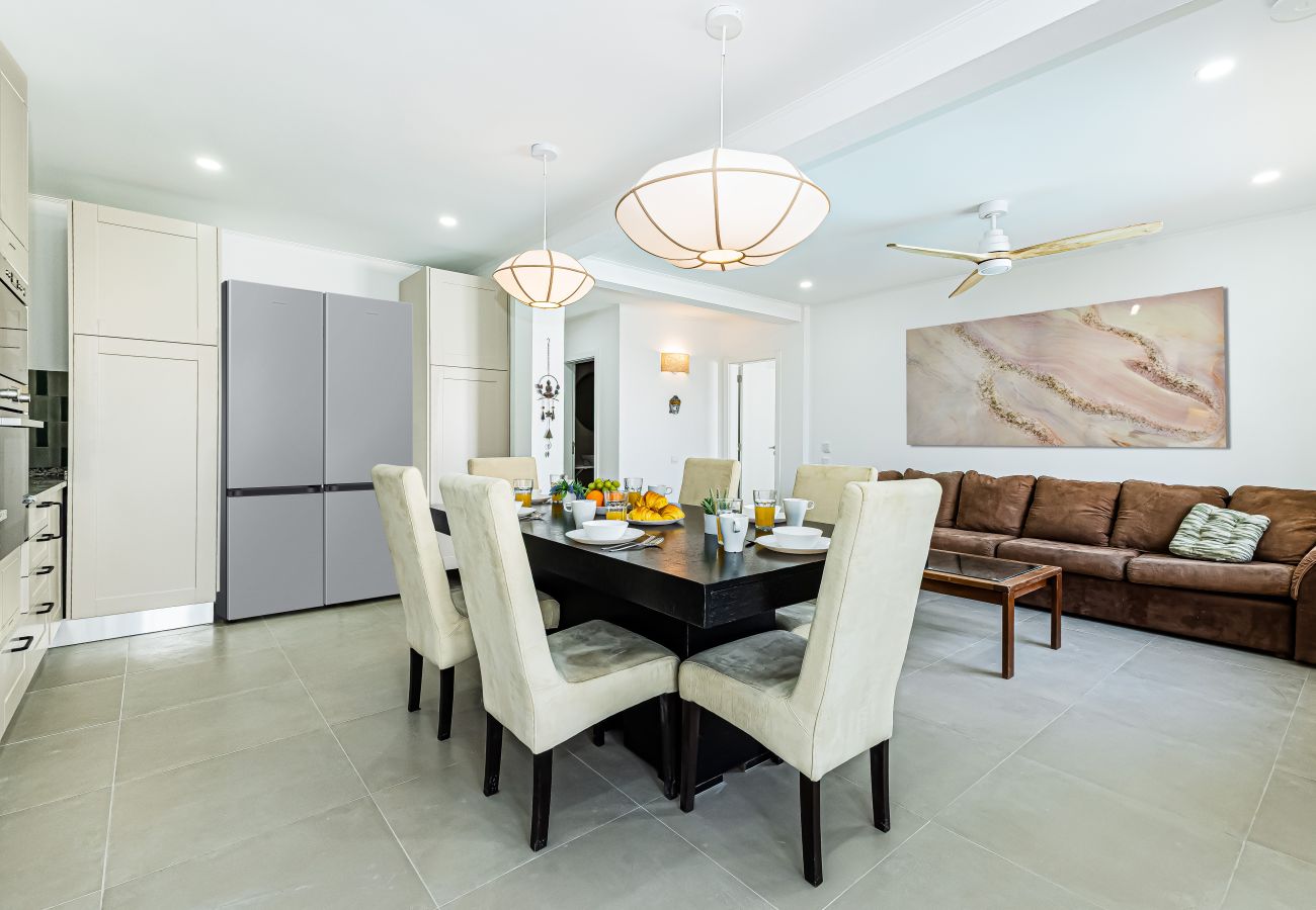 Villa in Lagos - Chilling In Lagos House | Pool | BBQ | Retreat