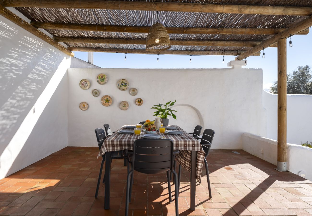 Cottage in Salvada - Casa Oliva Refúgio Rural Contemporâneo