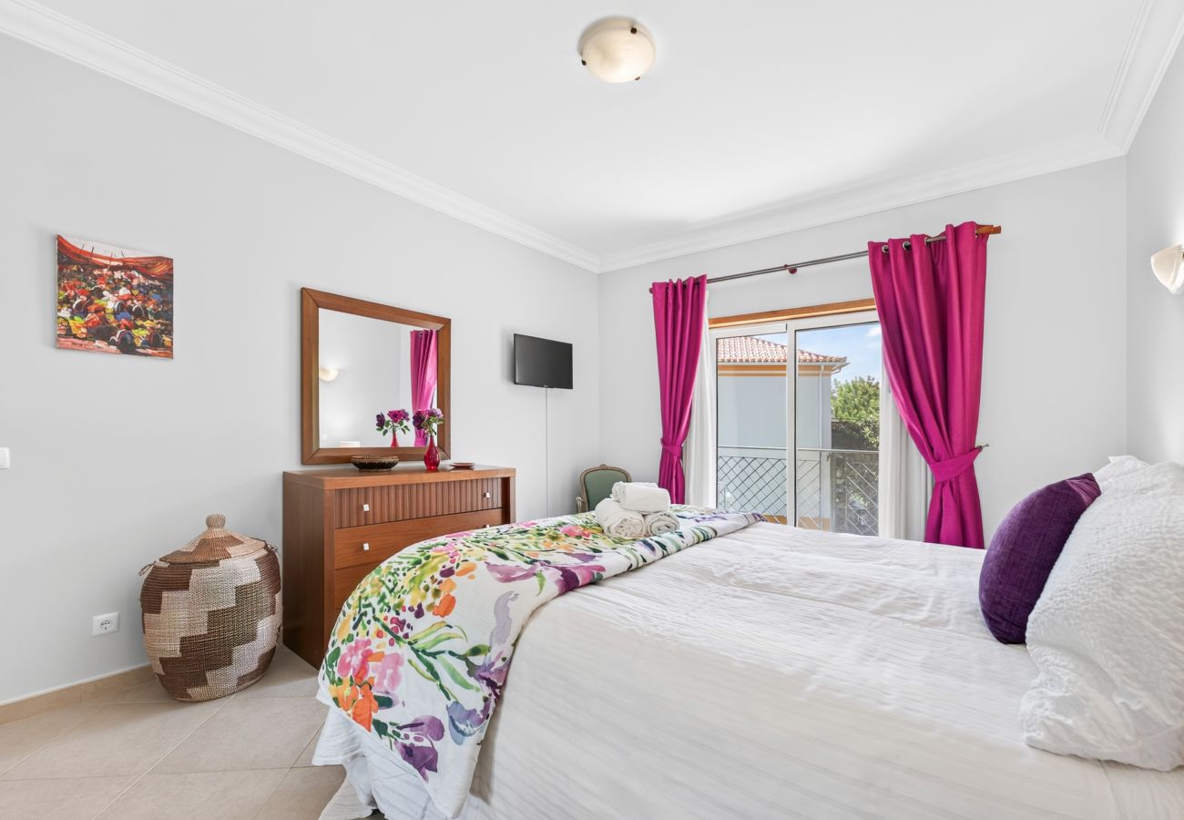 Apartment in Lagos - Boavista Lakeview | Golf & Pool Retreat