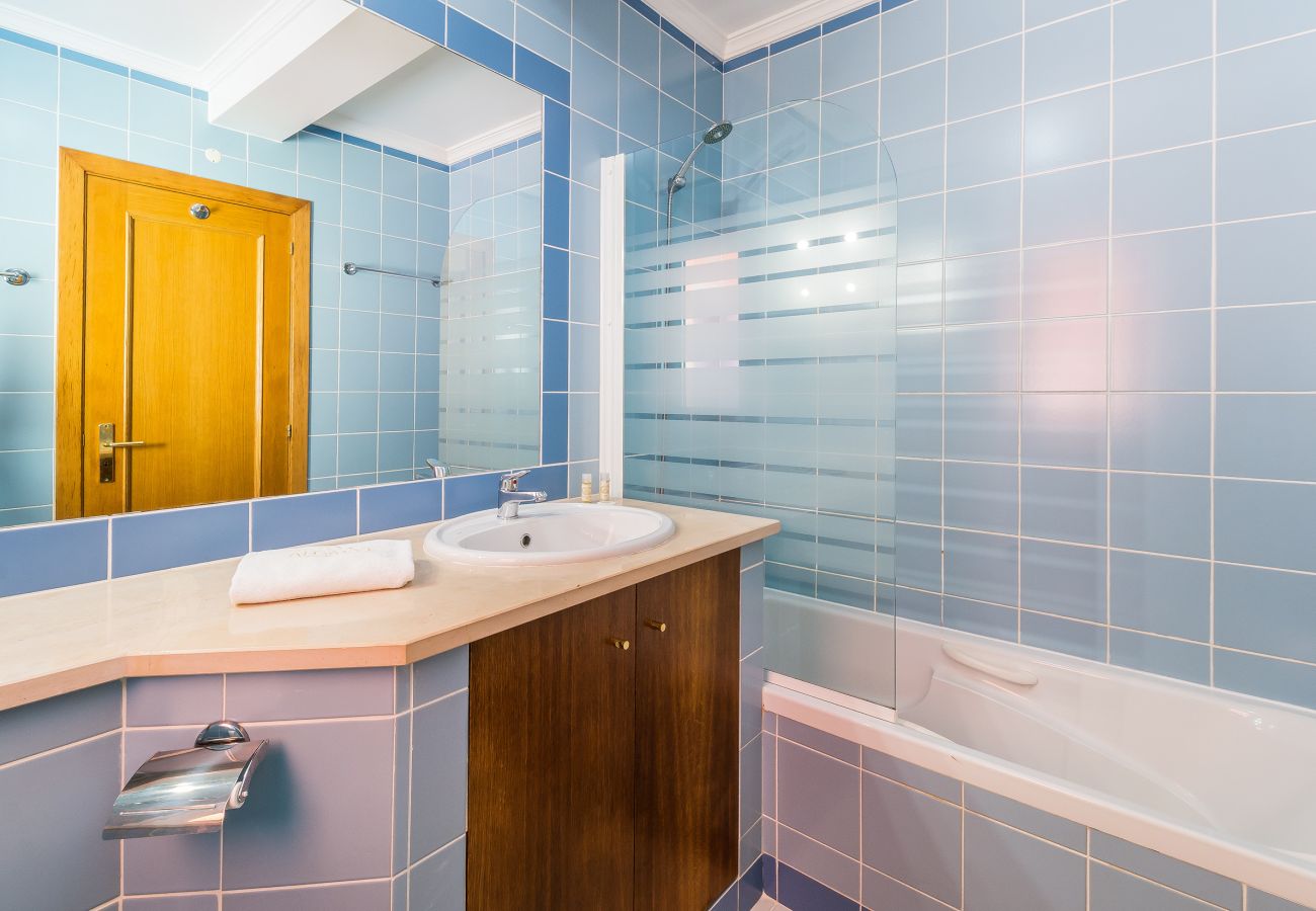 Villa/Dettached house in Lagos - Charming 3-Bedroom Semi-Detached Villa – Jardins da Meia Praia