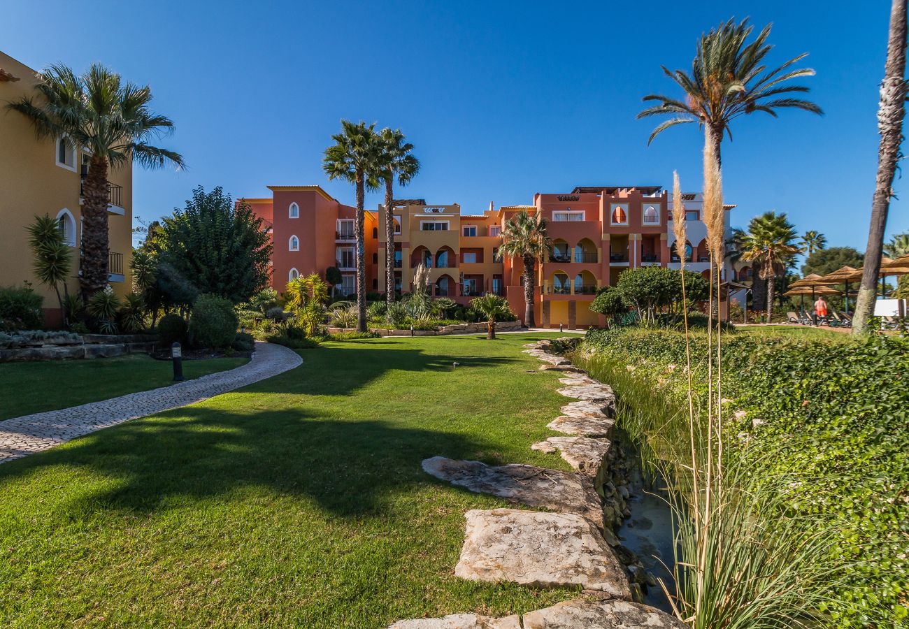 Villa/Dettached house in Lagos - Charming 3-Bedroom Semi-Detached Villa – Jardins da Meia Praia